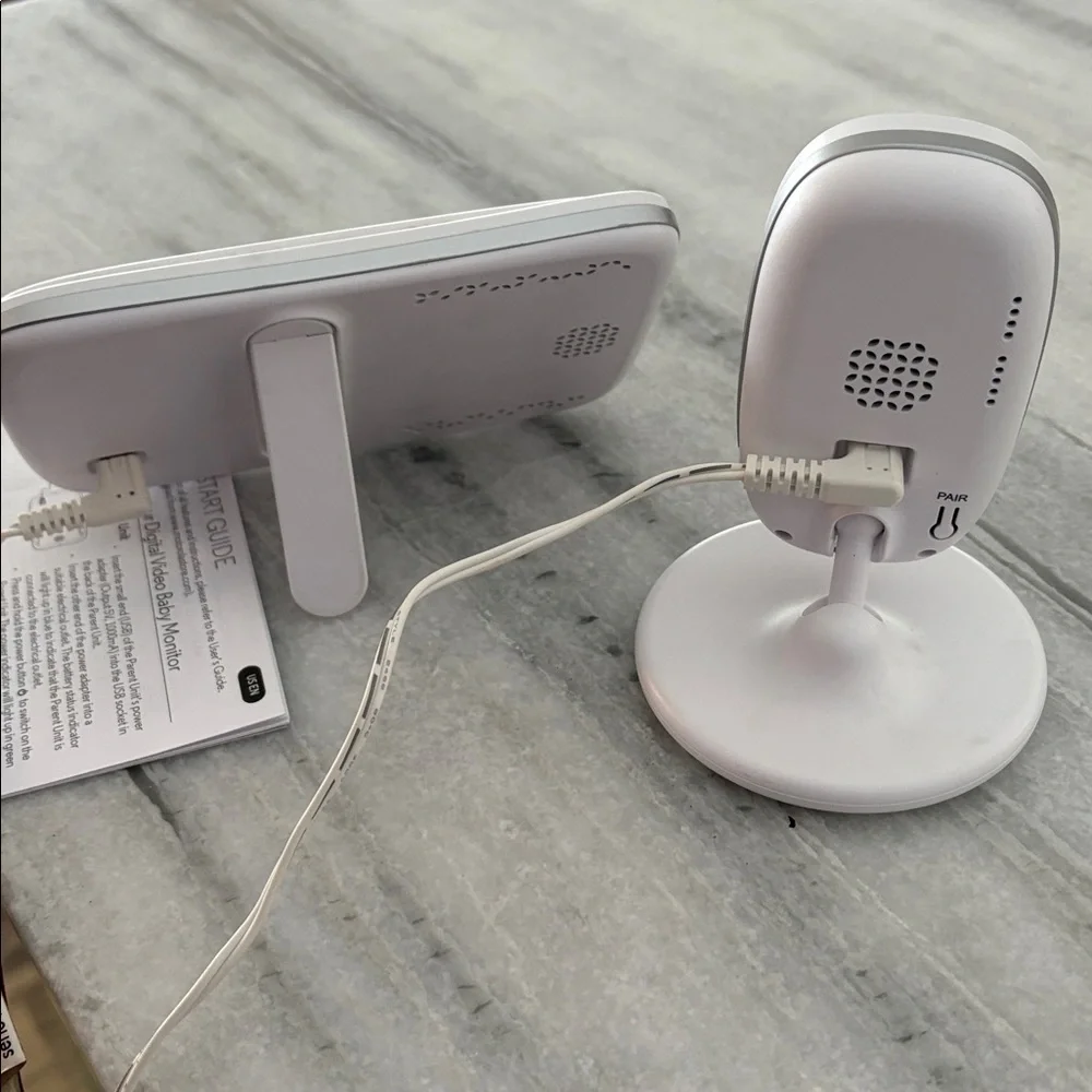 Motorola White Video Baby Monitor - Picture 3 of 5